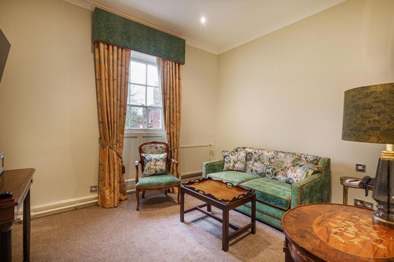 The Wynnstay Hotel, Oswestry, Shropshire Exteriér fotografie
