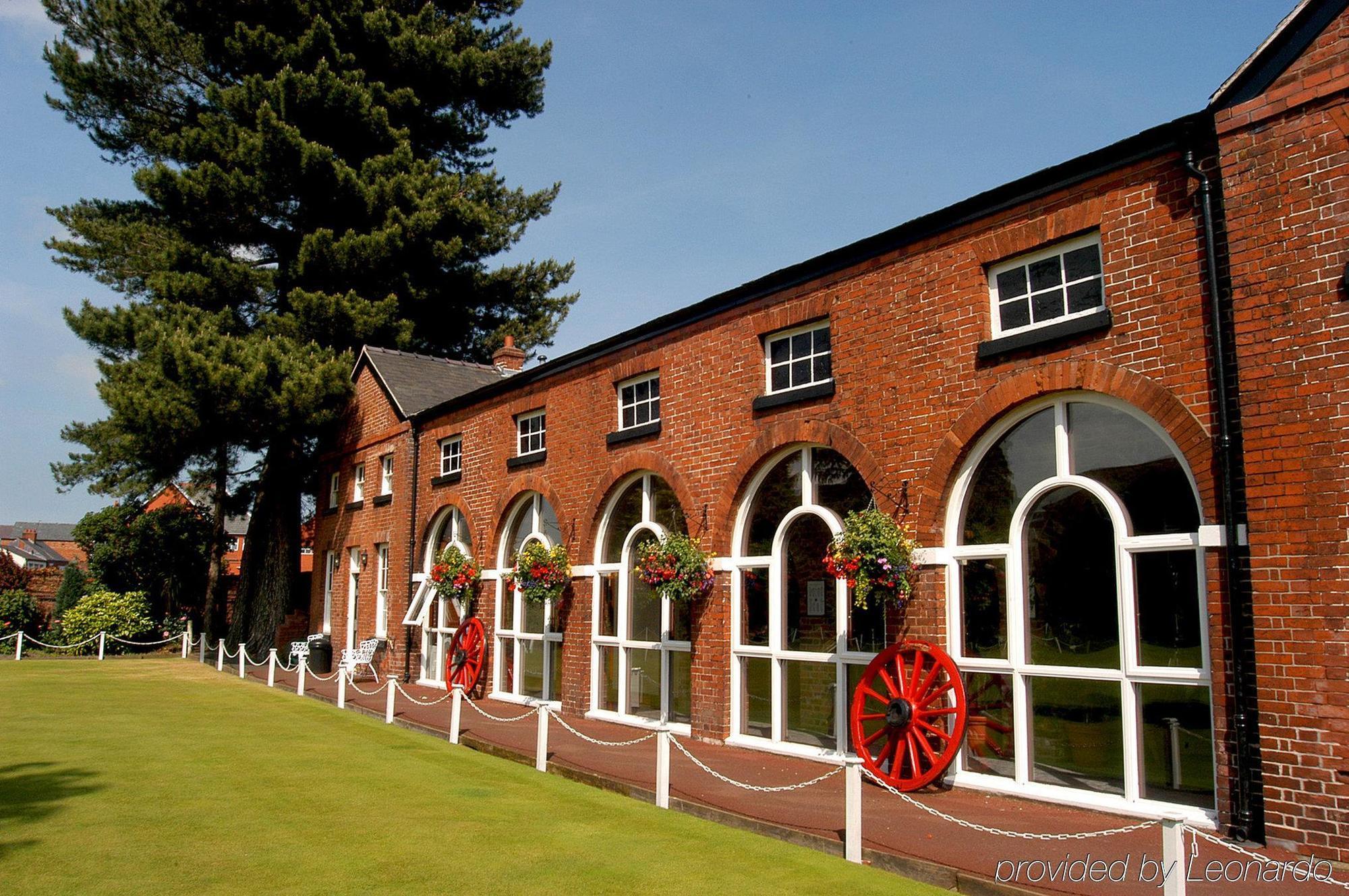 The Wynnstay Hotel, Oswestry, Shropshire Exteriér fotografie