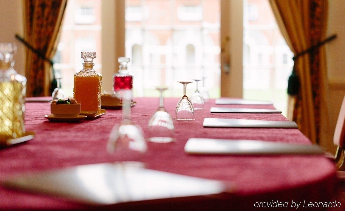 The Wynnstay Hotel, Oswestry, Shropshire Exteriér fotografie